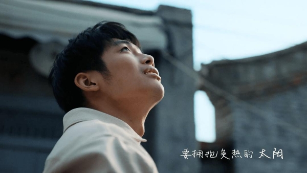 《所有的太阳》背后：十年三进阶，蕉下走向“中国大众生活方式”